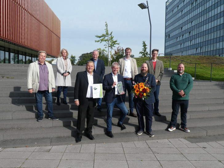 Die Stadt Salzgitter wurde für ihr Engagement für den Klimaschutz mit einem besonderen Preis ausgezeichnet - dem Preis der Energie-Agentur Salzgitter und der Regionale Energie- und KlimaschutzAgentur (reka) für die Stadt Salzgitter als klimabewusste Kommune. 