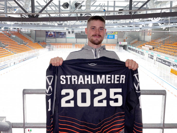 Dustin Strahlmeier verlängert bei den Grizzlys Wolfsburg bis 2025.
