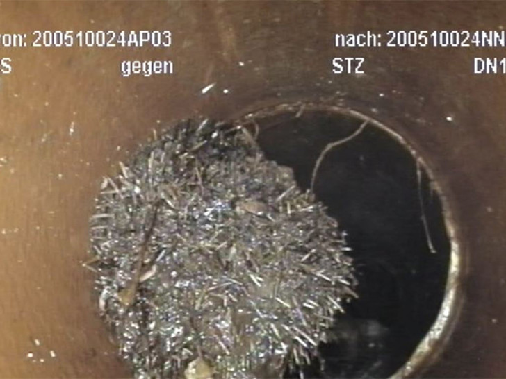 Die Kanalkamera macht den aktuellen Zustand sichtbar. Solche Schadensbilder werten die Fachleute des Wasserverbands aus und erstellen daraus passgenaue Sanierungskonzepte. 