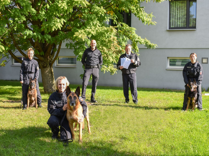 Diese drei Diensthunde der Polizeidirektion Braunschweig wurden in den Ruhestand verabschiedet.