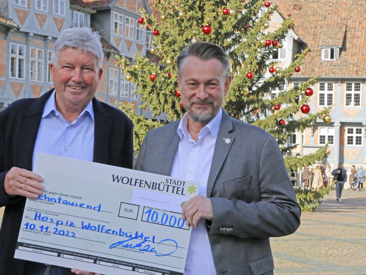 Geschäftsführer Olaf Danell und Vorsitzender Bürgermeister Ivica Lukanic gaben die in diesem Jahr ausgeschütteten Fördermittel der Oppermann-Kerle-Stiftung bekannt.