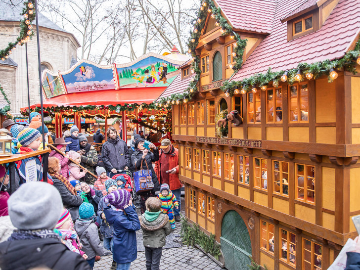 Den Braunschweiger Weihnachtsmarkt begleitet ein buntes Kinderprogramm von Theaterstücken bis zur Weihnachtswerkstatt.