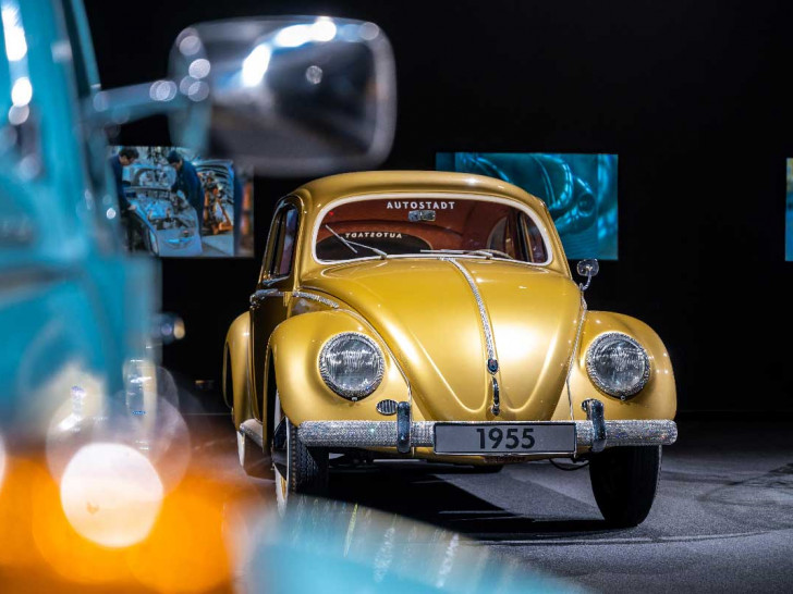 „KÄFER X CRAZY“ Der millionste Volkswagen verließ am 5. August 1955 als Volkswagen Nummer 1 Million das Werk in Wolfsburg.