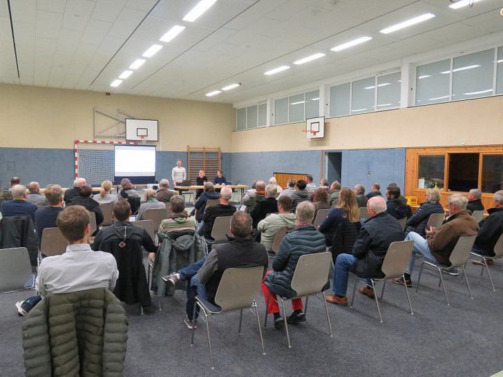 In Essenrode fand eine Informationsveranstaltung der Firma Tennet über das Bauprojekt am Stromnetzwerk Wahle-Wolmirstedt statt.