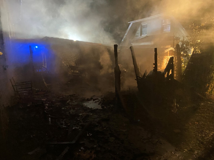 Bei einem Feuer in Neuhaus entstand ein hoher Sachschaden