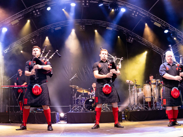 Die Red Hot Chillie Pipers.