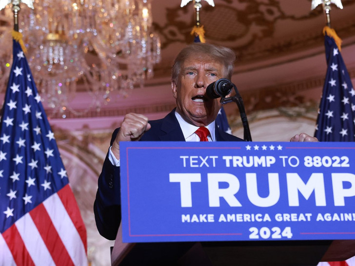 Donald Trump will ein zweites Mal US-Präsident werden. Bei der Verkündung seiner Kandidatur gab es einen bemerkenswerten TV-Vorfall beim konservativen Sender Fox News. (Bild: Joe Raedle / Getty Images)