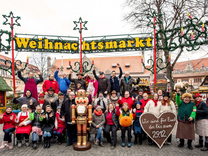 Am 24. und 25. Dezember herrscht Marktruhe auf dem Braunschweiger Weihnachtsmarkt. Die Schaustellerinnen und Schausteller wünschen frohe Weihnachten. 
