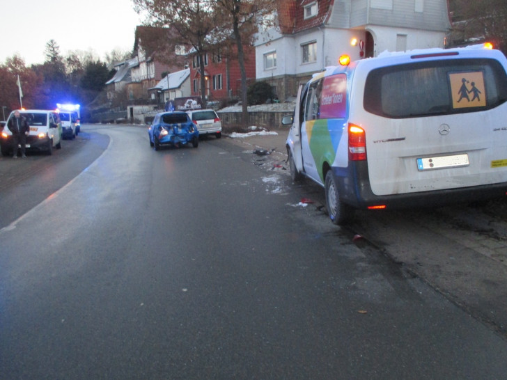 Zu einem Verkehrsunfall mit einem Kleinbus zur Schülerbeförderung kam es am Donnerstagmorgen in Wolfshagen.