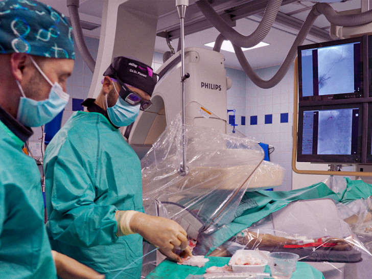 Dr. Mathis Planert, Oberarzt der Klinik für Radiologie und Nuklearmedizin, führt das minimalinvasive TIPS-Verfahren am Klinikum Braunschweig durch.