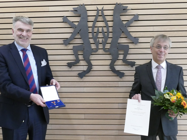 Jürgen Frühling wurde mit Verdienstkreuz am Bande des Niedersächsischen Verdienstordens ausgezeichnet.