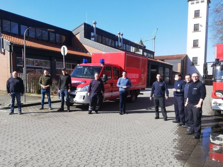 Am vergangenen Freitag sind sieben Kameraden der Freiwilligen Feuerwehr mit zwei Logistik-Lkw und einem Anhänger zur polnisch-ukrainischen Grenze gefahren.