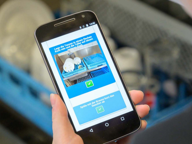 Auch in der Küche des DRK-Solferino wird die App eingesetzt.