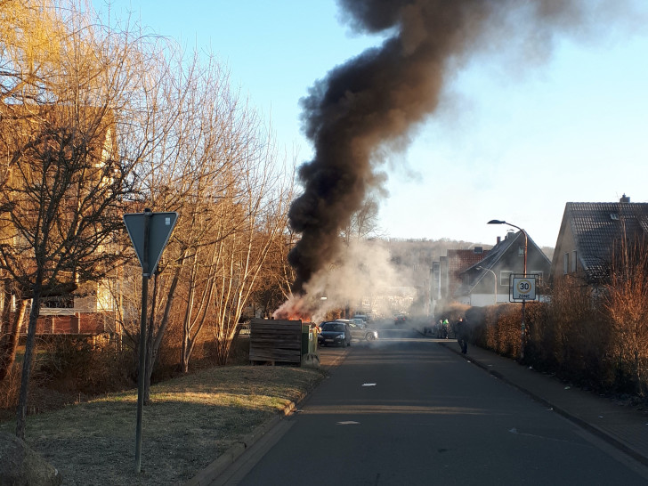 Rauchsäule über Vienenburg: Ein Container war in Brand geraten.