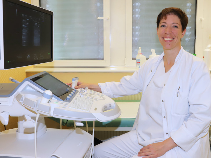 Dr. Marleen Pöhler widmet sich in ihrer Arbeit vor allem Erkrankungen der weiblichen Brust, insbesondere der Diagnostik und operativen Therapie bei Brustkrebs.