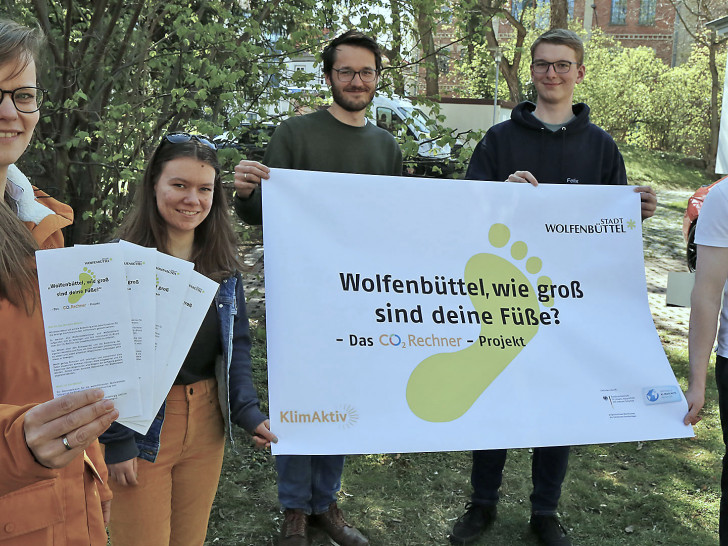 Wolfenbüttel, wie groß sind deine Füße? - unter diesem Motto steht eine gemeinsame Aktion des Jugendparlaments Wolfenbüttel mit der städtischen Klimaschutzmanagerin Klara Krüger und der Stadtjugendpflege.