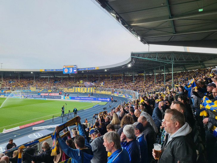 Das Eintracht-Stadion war nahezu ausverkauft.