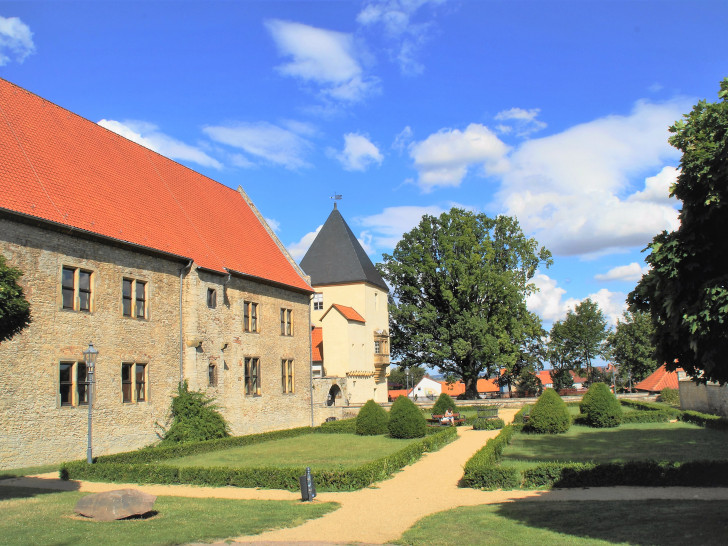 Am Schöninger Schloss findet das Gartenfestival statt.