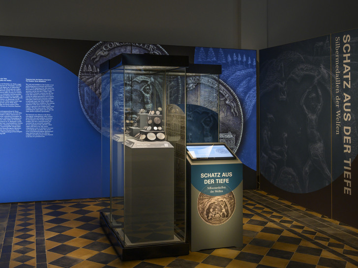 Die Silbermedaillen der Welfen ausgestellt im Herzog Anton Ulrich-Museum in Braunschweig