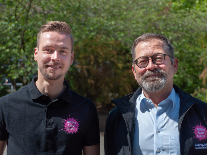 Wolfsburgs neue Stadtjugendpfleger Janik Fuge (li.) und Christoph Block. 