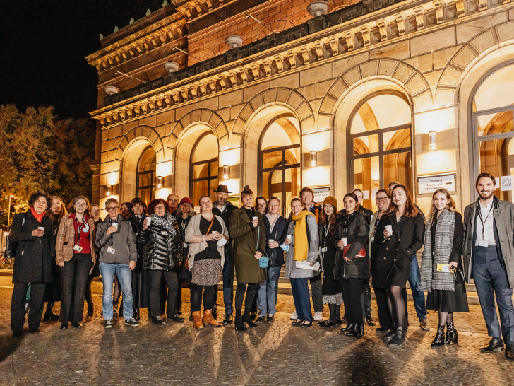 Das Festivalteam des BIFF bei der Eröffnung im Staatstheater 2021.