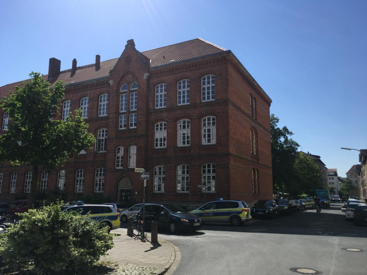 An einer Hauptschule in Braunschweig wurde am Morgen Amokalarm ausgelöst.