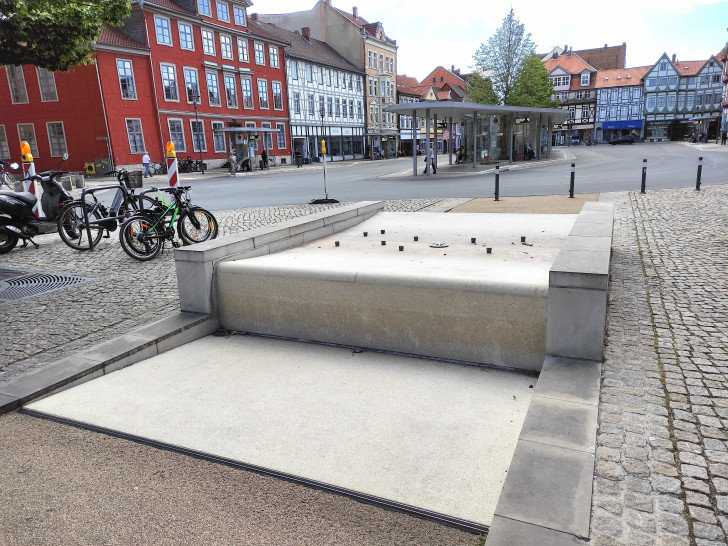 Der Brunnen am Kornmarkt / Ecke Reichsstraße ist defekt.