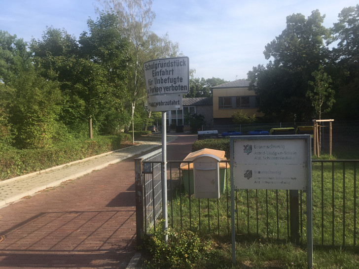 Eine Mensa soll an der Grundschule entstehen (Archivbild).