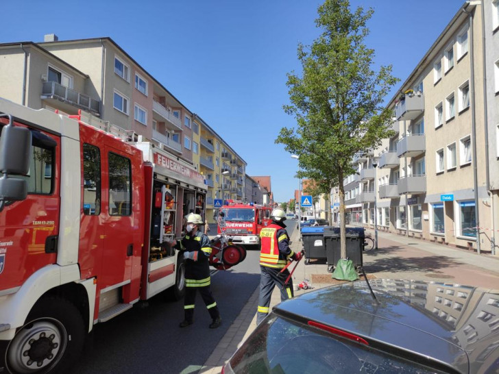 Am Nachmittag rückte die Feuerwehr zu einem Brand in der Langen Straße aus. 