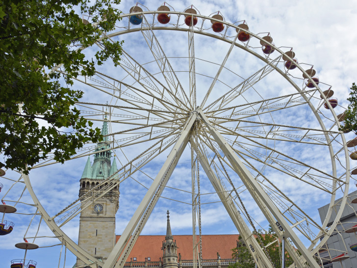 Hoch hinaus geht es beim stadtsommervergnügen vom 19. August bis zum 14. September unter anderem auf dem Riesenrad in der Braunschweiger Innenstadt. 