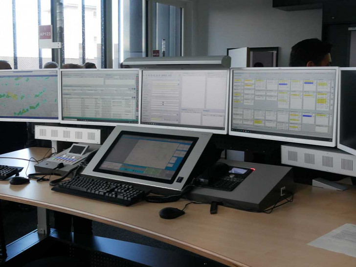 Ein Blick in die Leitstelle in Braunschweig.