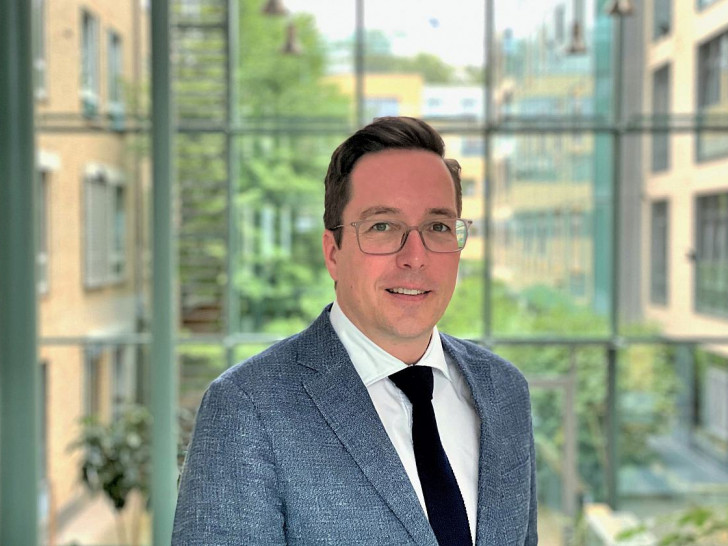 Der neue Ärztliche Leiter der Klinik für Neurotraumatologie und Wirbelsäulenchirurgie im Klinikum Wolfsburg Prof. Dr. Klaus Zweckberger
