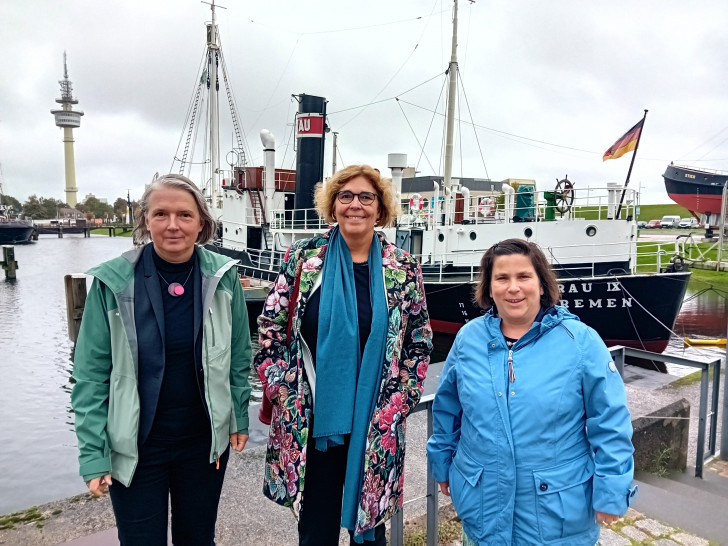 Inklusion und Partizipation im Museum als gemeinsames Anliegen: Prof. Dr. Ina Schiering und Prof. Dr. Sandra Verena Müller von der Ostfalia Hochschule für angewandte Wissenschaften in Wolfenbüttel mit Prof. Dr. Ruth Schilling, Direktorin des Deutschen Schifffahrtsmuseums Bremerhaven (v. li.).