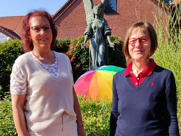  Petra Zappe, links, und Frauke Lange helfen verwaisten Eltern