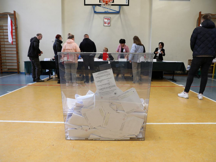 Wahllokal in Polen am 15.10.2023