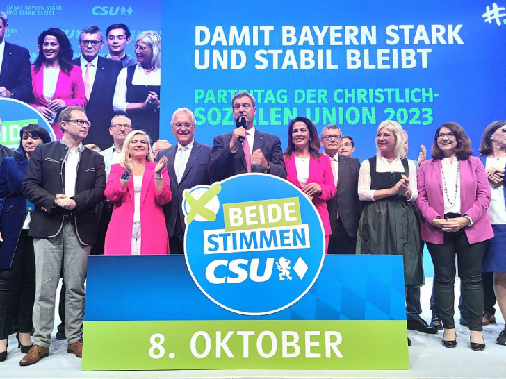 Markus Söder mit CSU-Kandidaten für die Landtagswahl 2023 am 8. Oktober