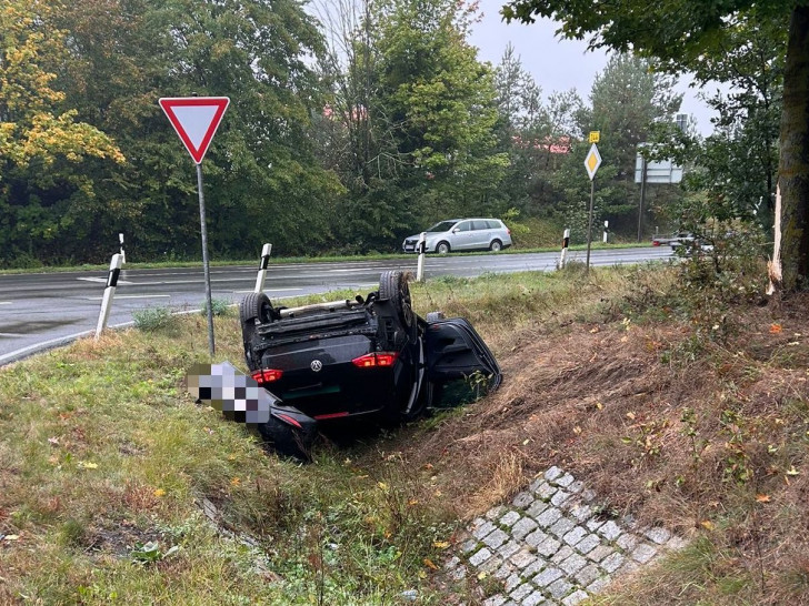 Auf der B244 Ecke Marientaler Straße kam es zu einem Unfall.