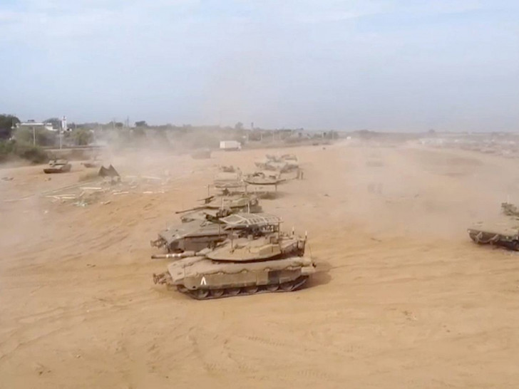 Israelische Panzer am oder im Gazastreifen