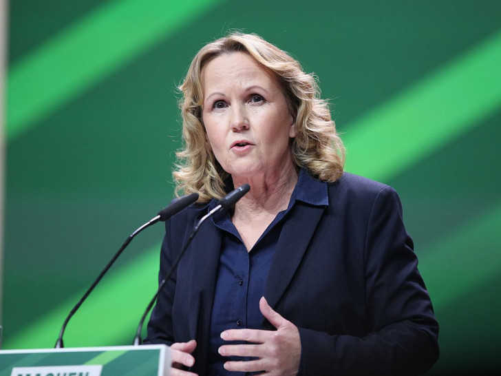Steffi Lemke beim Grünen-Parteitag 2023 in Karlsruhe