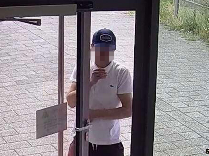 Die Polizei sucht nach diesem Mann. (Bilder ungepixelt, siehe unten)