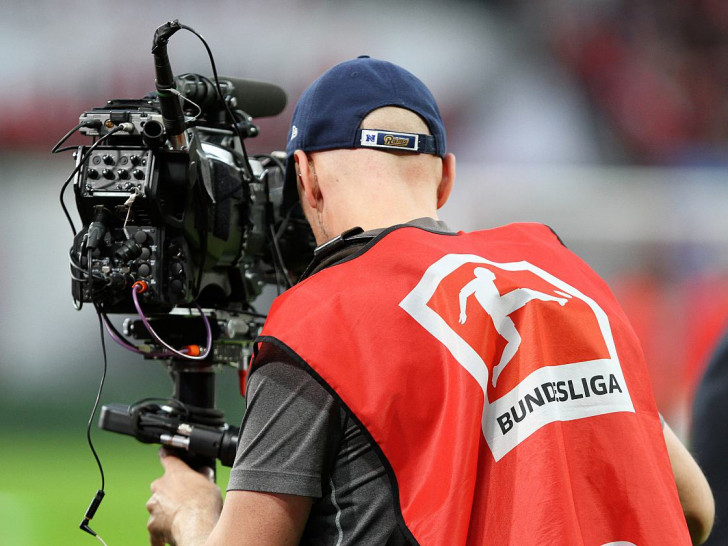 Kameramann bei Bundesligaspiel (Archiv)