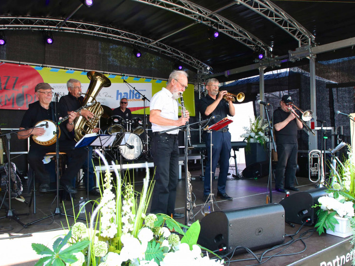 Jazz- und Bluesfreunde können sich 2024 unter anderem auf das 25. Jubiläum der traditionellen Konzertreihe Jazz & more in der Wolfsburger Innenstadt freuen.