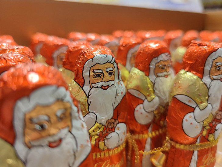 Schok-Weihnachtsmänner im Supermarkt (Archiv)