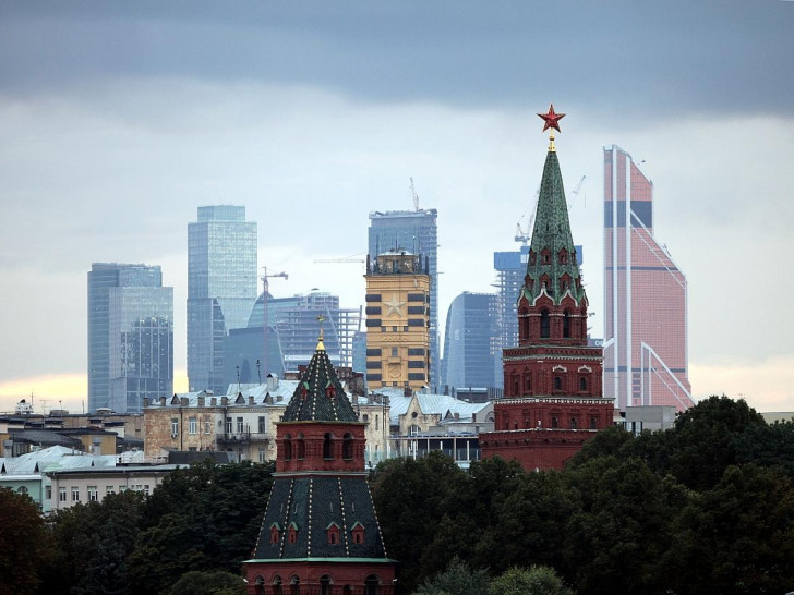 Turm des Kreml in Moskau mit dem Moskauer Bankenviertel im Hintergrund (Archiv)
