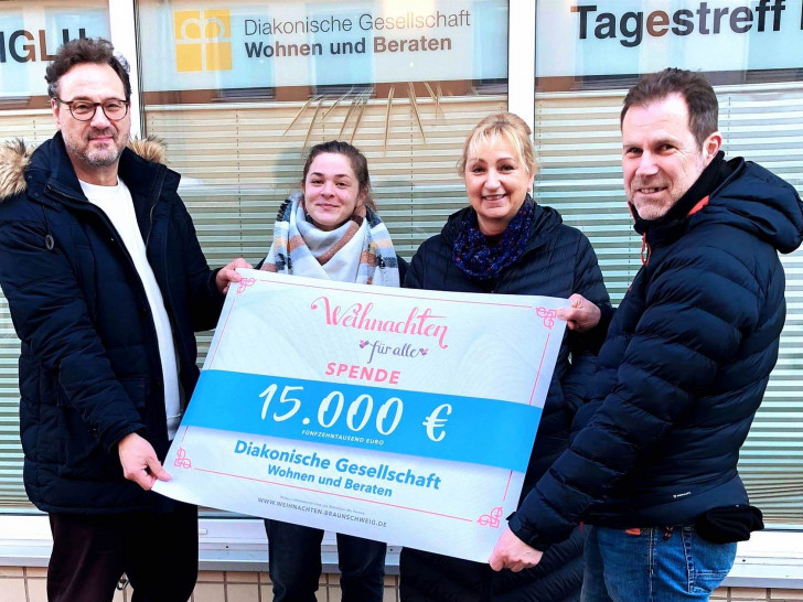 15.000 Euro hat der Verein Weihnachten für alle an den Tagestreff Iglu gespendet. 