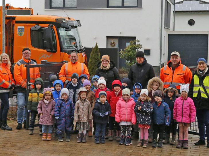 Auch Kinder der Kita Varietà sind in diesem Jahr beim Stadtputz mit dabei. Für die Kinder gibt es natürlich passende Handschuhe aus recyceltem Material.