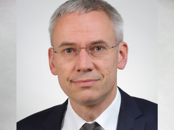 Stadtbaurat Kai-Uwe Hirschheide wird Erster Stadtrat.