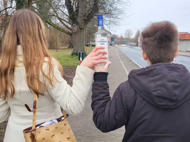 Viel zu häufig konnten die Jugendlichen starken Alkohol kaufen.