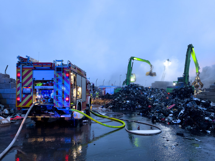 Am Samstag kam es zu einem Großbrand in einem Elektro-Recyclingbetrieb.