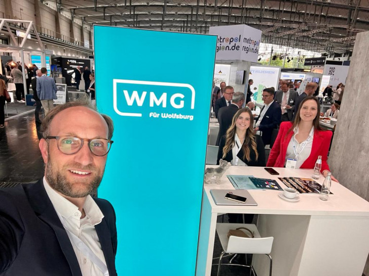 WMG-Geschäftsführer Jens Hofschröer, Sarah Briam und Nadine Wolters (v. li.).